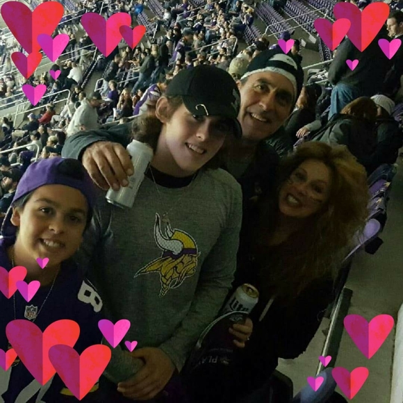 Meet your Posher, Louise - Picture 1 of 1